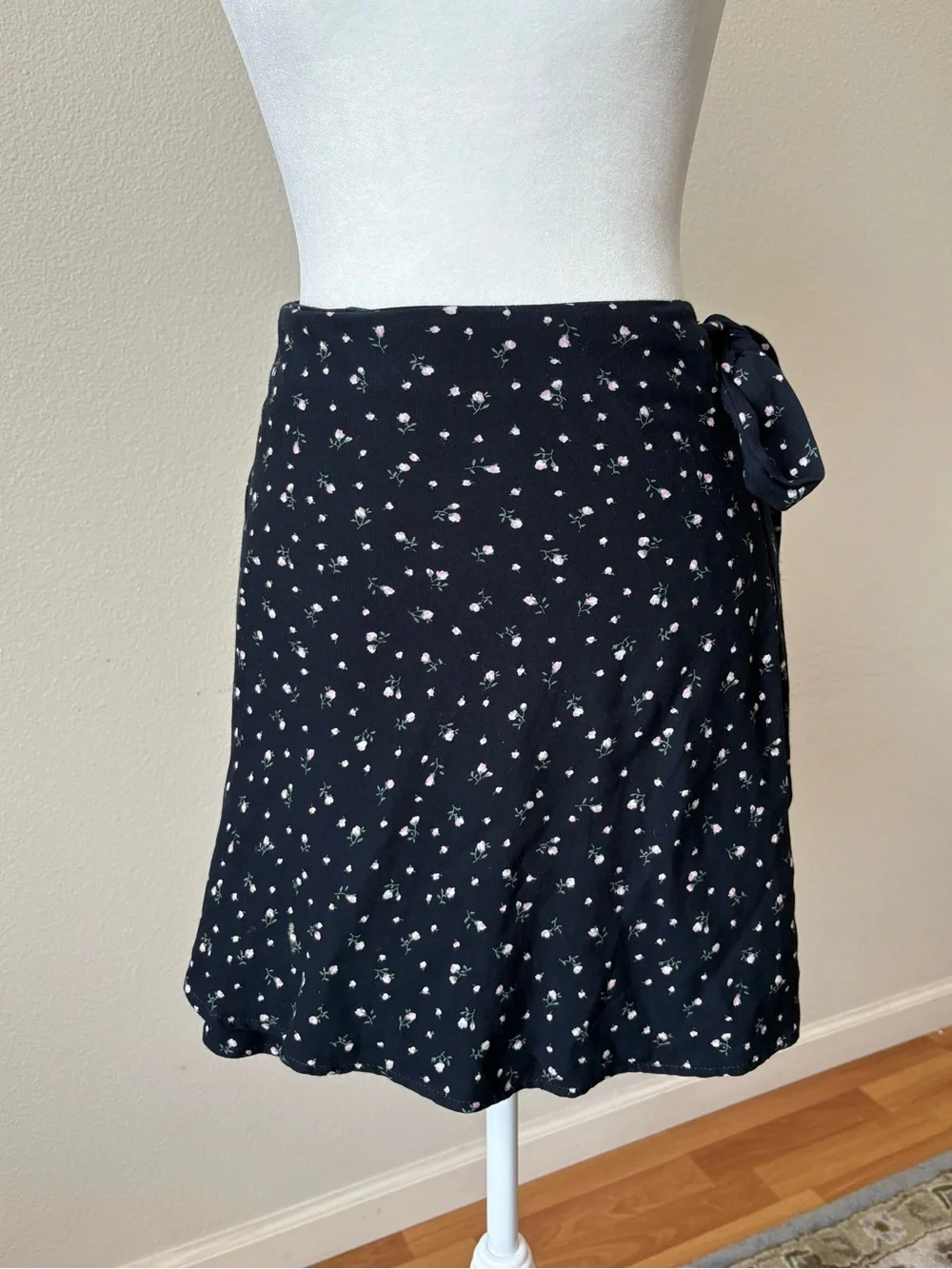 Brandy Melville Black Mini Wrap Skirt with Pink Floral Print One Size EUC